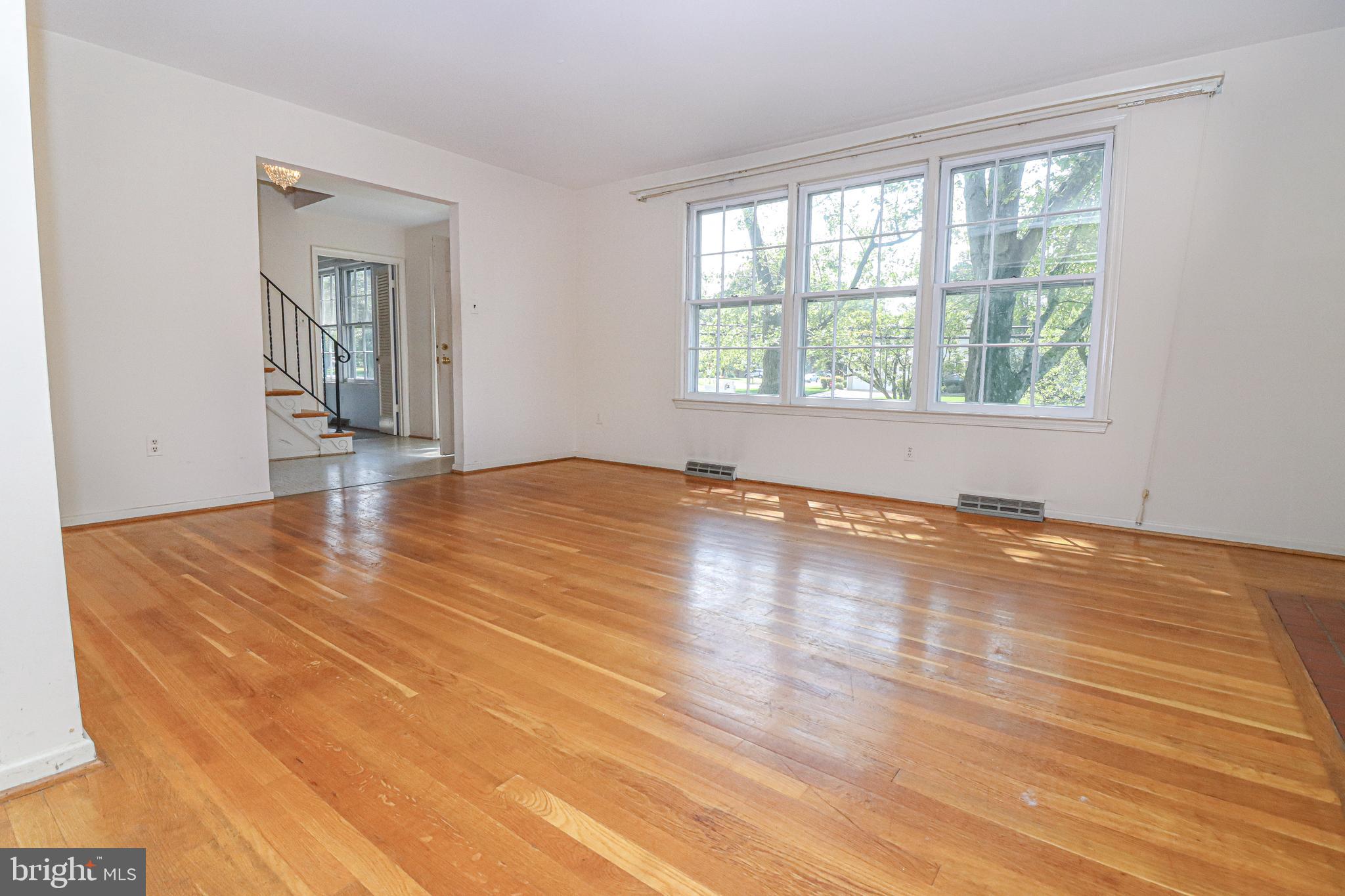 8728 Old Courthouse Road Vienna, VA 22182 - Photo 13 of 58 Hardwood Floors