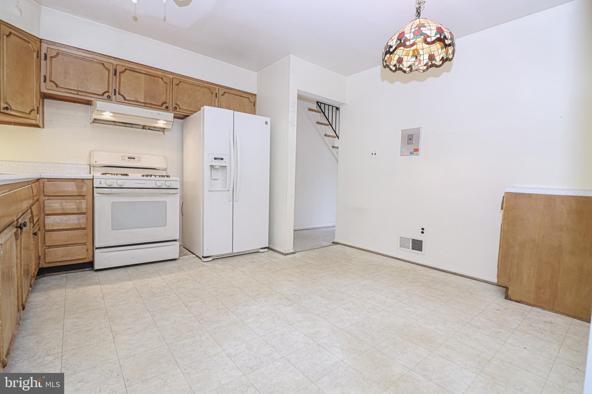 8728 Old Courthouse Road Vienna, VA 22182 - Photo 18 of 58 Room For A Table in The Kitchen