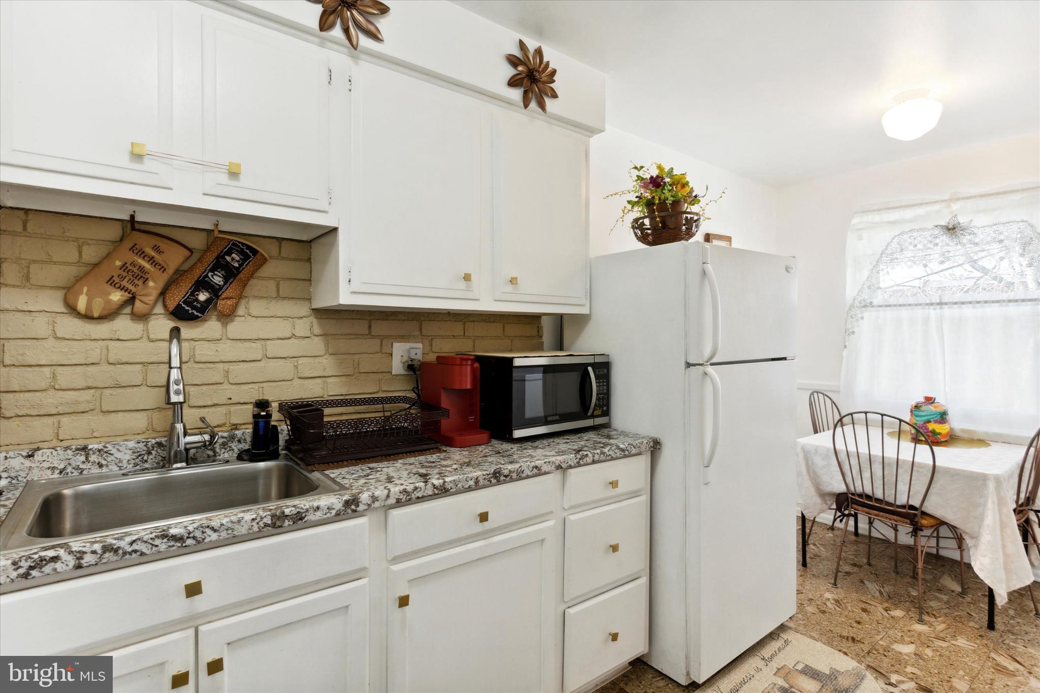 1234 Rainer Road Brookhaven, PA 19015 - Photo 10 of 25 Gallery Image 10