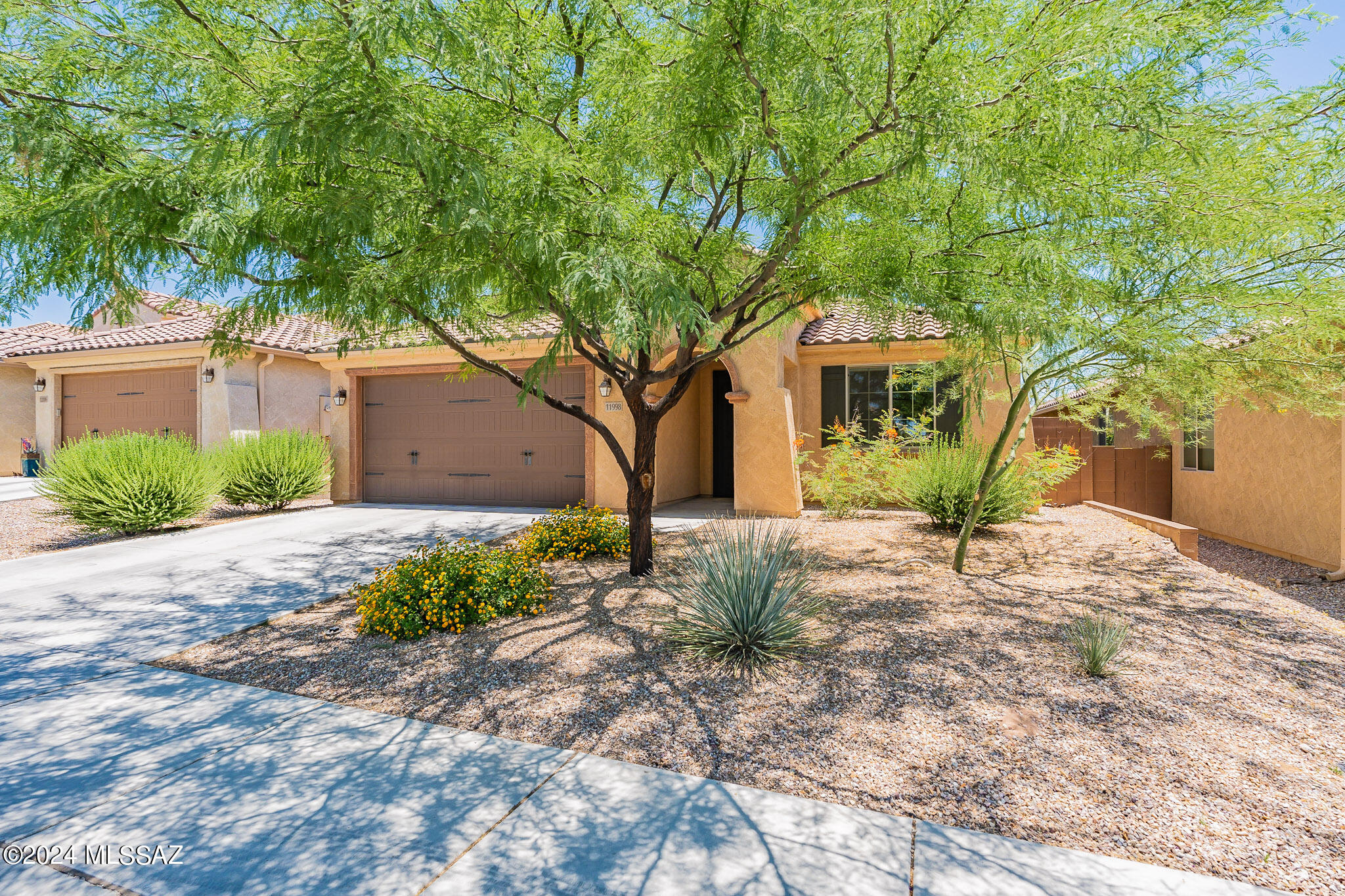 11998 North Raphael Way Tucson, AZ 85742 - Photo 1 of 38 Gallery Image 1