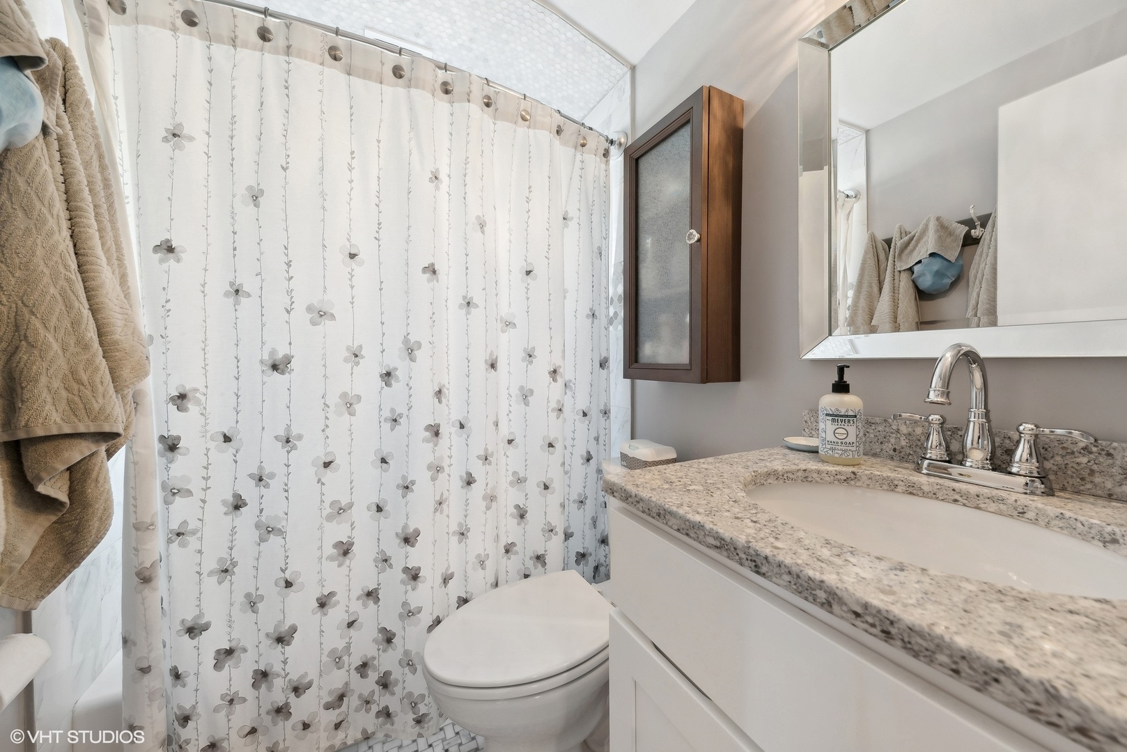 210 West Helen Road Palatine, IL 60067 - Photo 7 of 13 Gallery Image 7