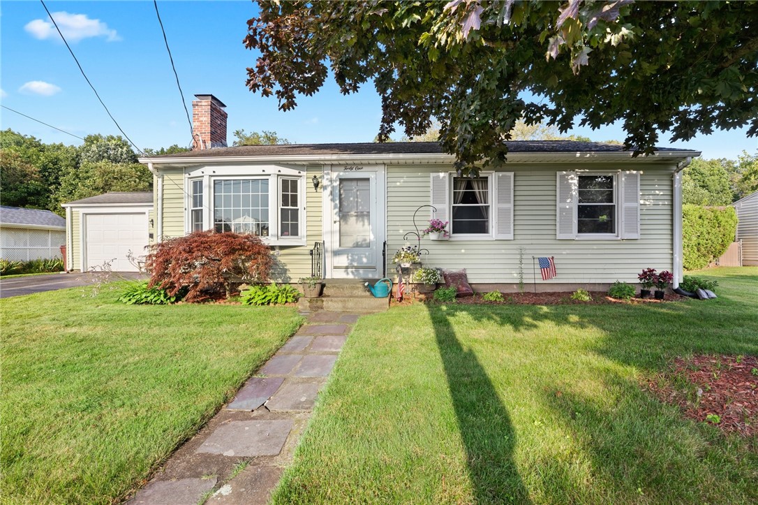 41 Halsey Road Woonsocket, RI 02895 - Photo 1 of 27