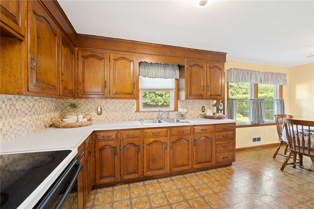 41 Halsey Road Woonsocket, RI 02895 - Photo 13 of 27