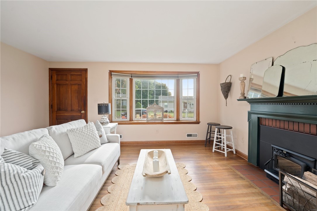 41 Halsey Road Woonsocket, RI 02895 - Photo 17 of 27