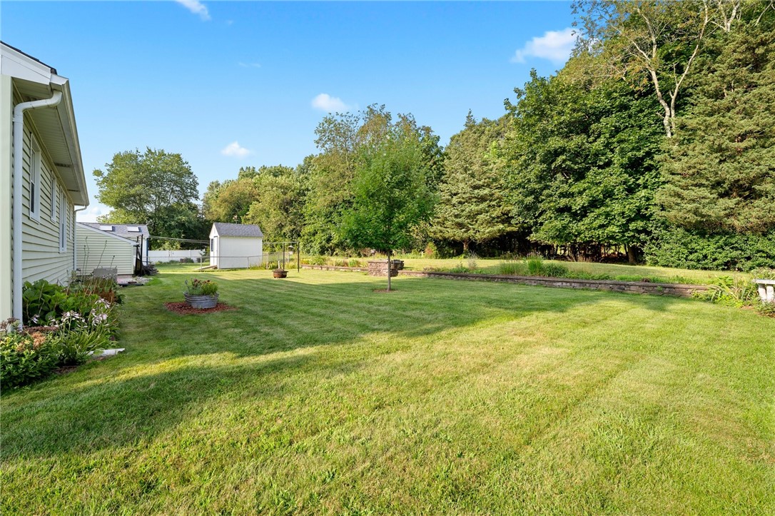 41 Halsey Road Woonsocket, RI 02895 - Photo 6 of 27