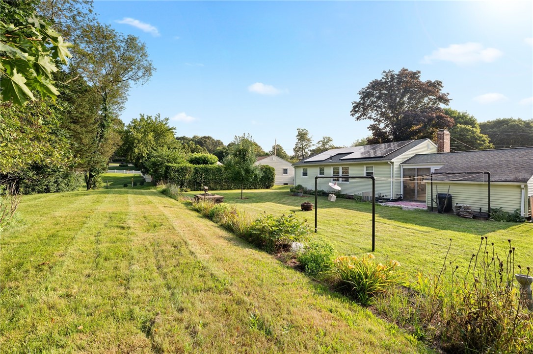 41 Halsey Road Woonsocket, RI 02895 - Photo 7 of 27