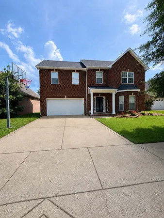 $457,900 | 809 Sagewood Drive West, Gallatin, TN 37066
