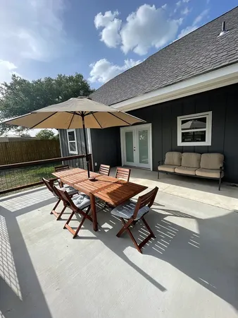 $2,495 | 720 Canyon Cir Drive, Canyon Lake, TX 78133