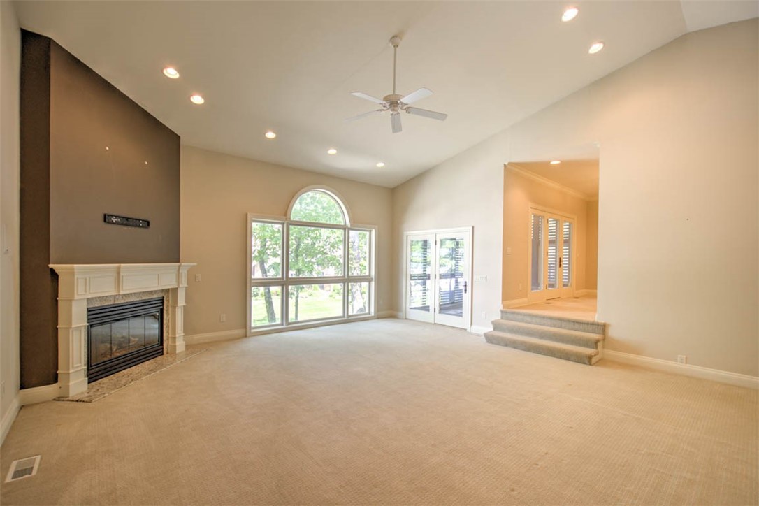 35 Lake Pointe Decatur, IL 62521 - Photo 10 of 46