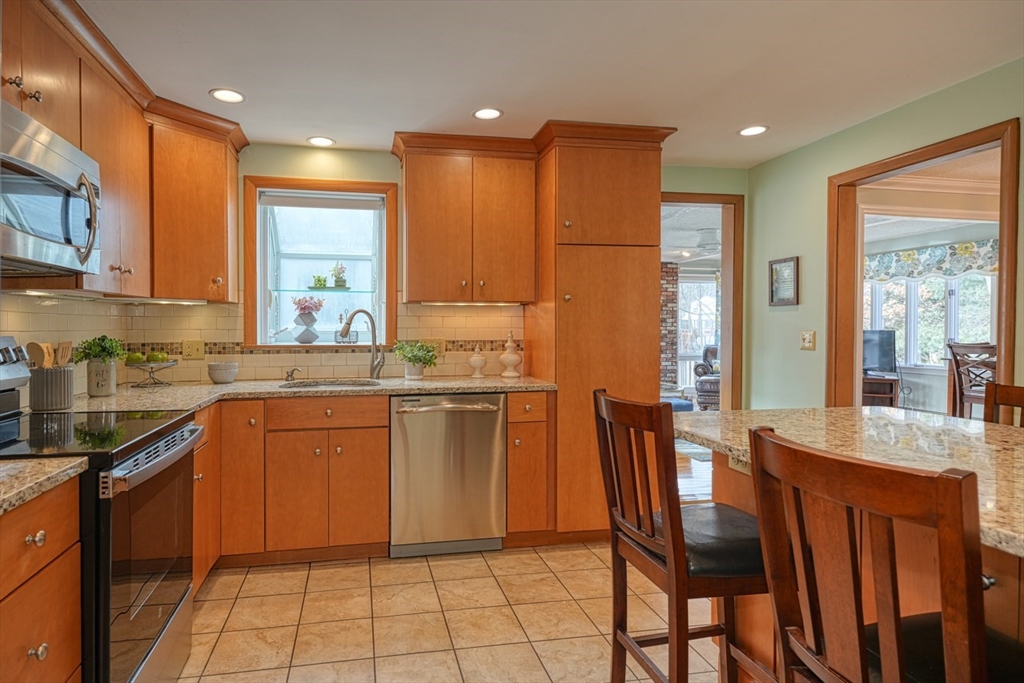 20 Spring Valley Road Burlington, MA 01803 - Photo 12 of 42 Gallery Image 12