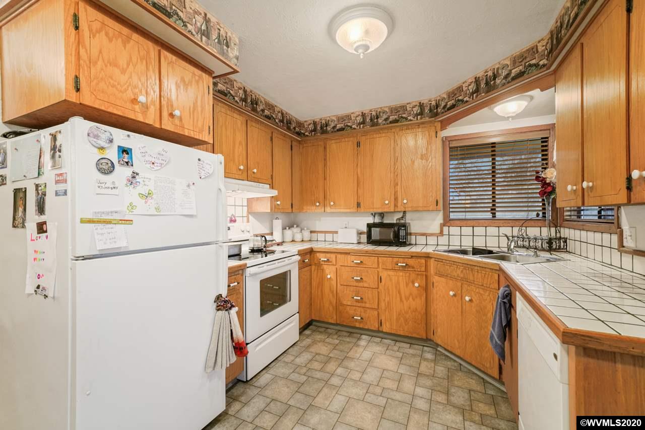 15565 Oakdale Road Dallas, OR 97338 - Photo 12 of 38
