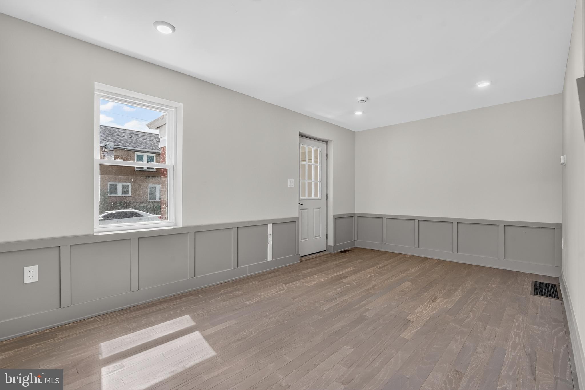 3044 North Merrimac Road Camden, NJ 08104 - Photo 5 of 21