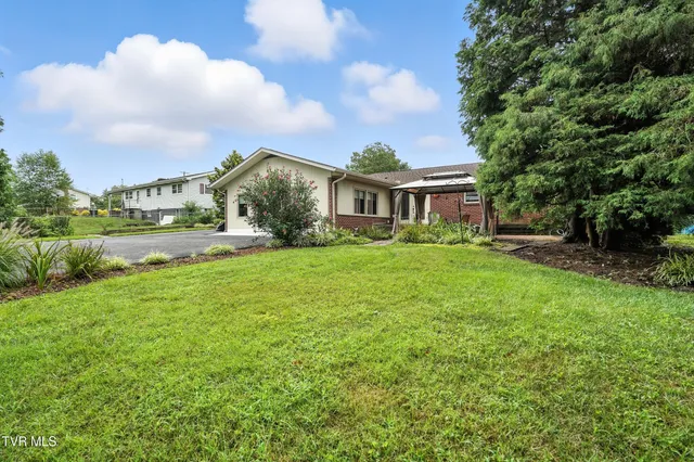 $309,000 | 250 Pace Drive, Bristol, VA 24201