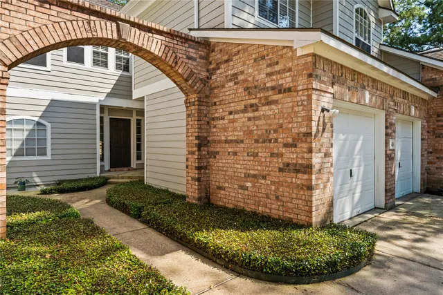 $345,000 | 43 South Spiral Vine Circle, The Woodlands, TX 77381