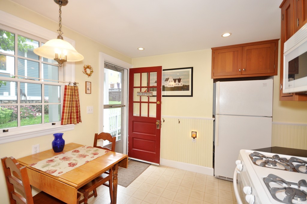 53 Lansdowne Road Arlington, MA 02474 - Photo 17 of 29