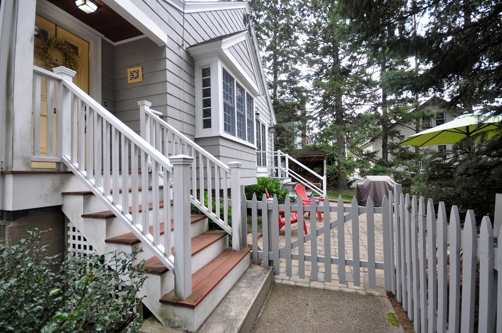 53 Lansdowne Road Arlington, MA 02474 - Photo 2 of 29