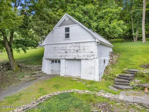 $350,000 | 425 Lake Avenue, Montrose, PA 18801