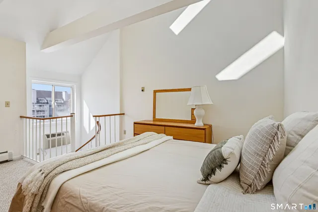 $629,000 | 105 Harbor Drive, Unit 120, Stamford, CT 06902