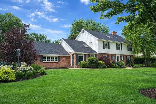 $1,249,000 | 1831 Farm Road, Lake Forest, IL 60045