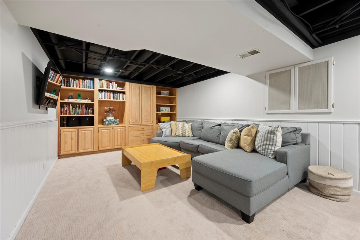 1831 Farm Road Lake Forest, IL 60045 - Photo 23 of 29