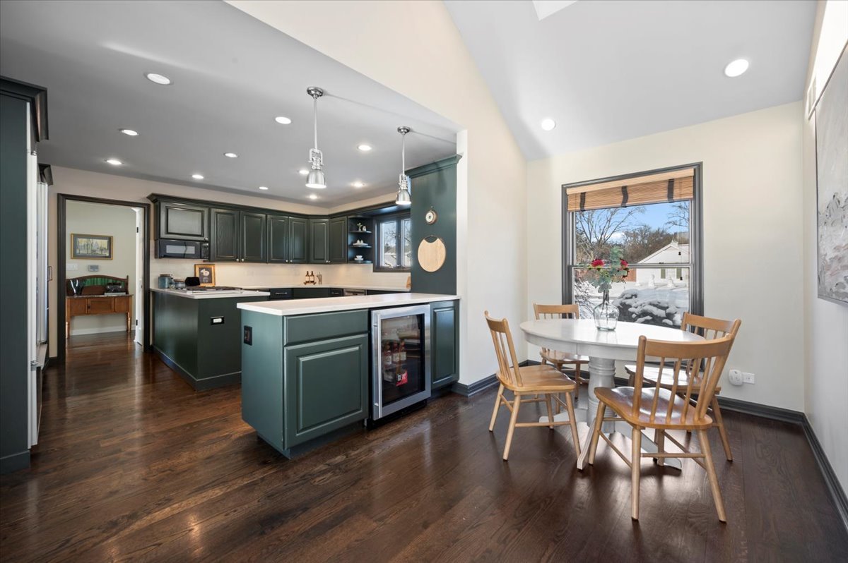 1831 Farm Road Lake Forest, IL 60045 - Photo 8 of 29