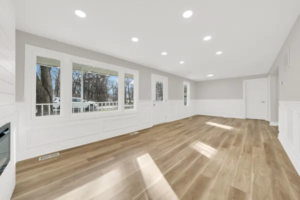 $345,000 | 14222 Long Avenue, Midlothian, IL 60445