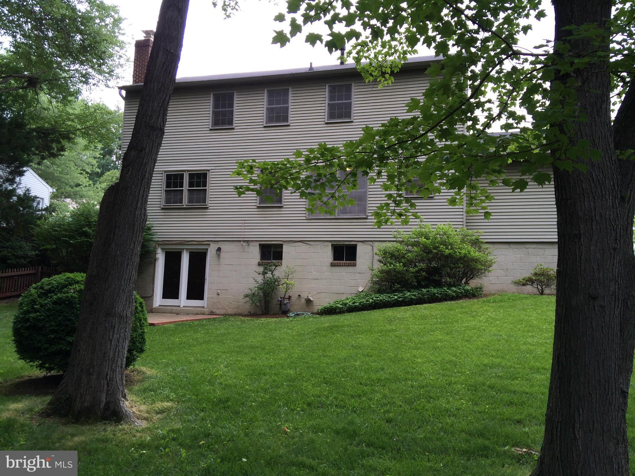 5218 Lighthorne Road Burke, VA 22015 - Photo 19 of 21 Exterior (Rear)