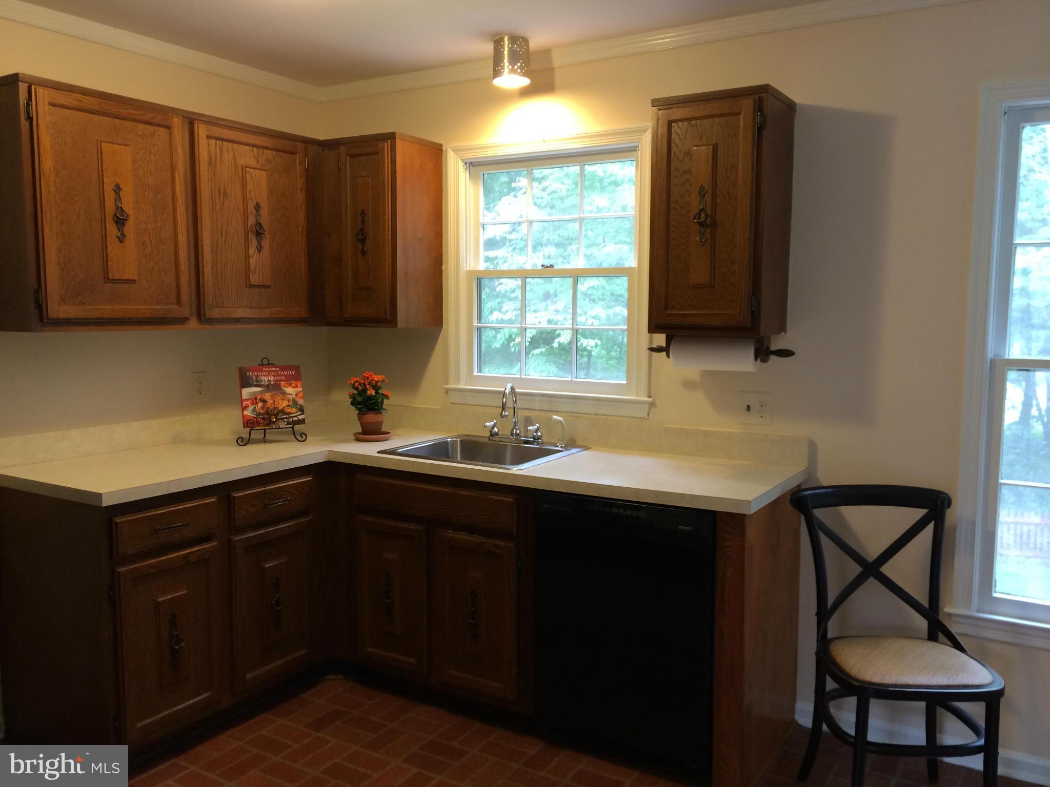 5218 Lighthorne Road Burke, VA 22015 - Photo 3 of 21 Kitchen
