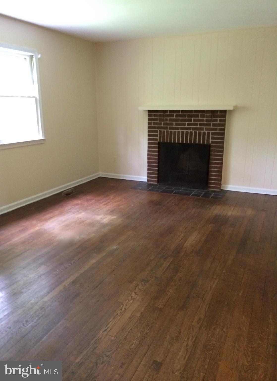 5218 Lighthorne Road Burke, VA 22015 - Photo 6 of 21 Family Room
