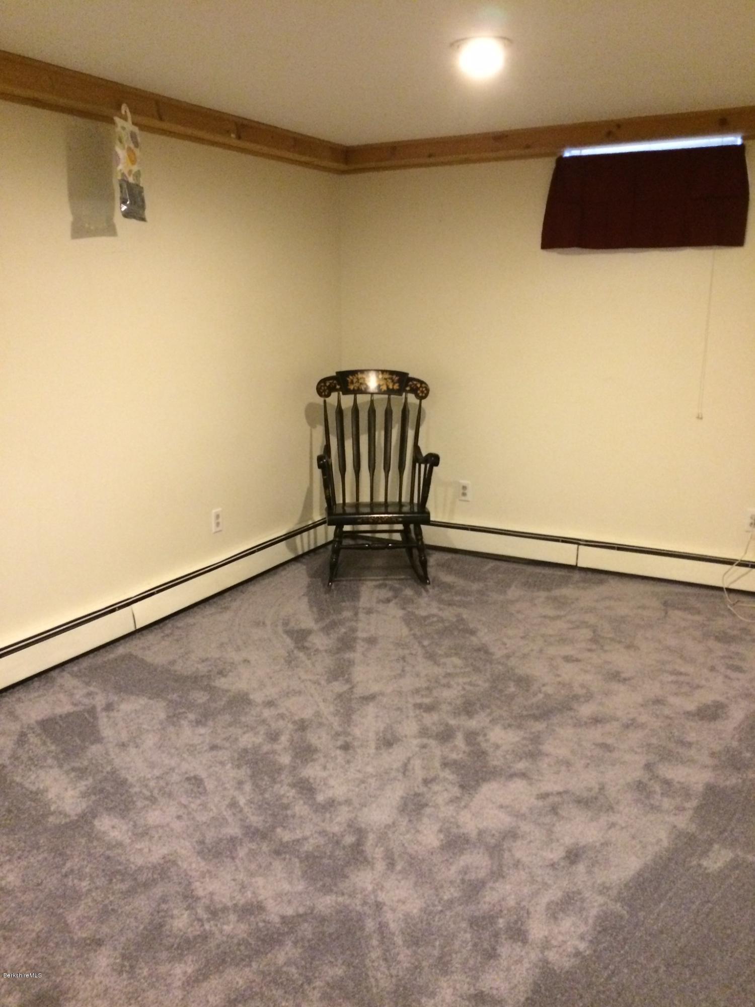 42 Ridge Avenue Pittsfield, MA 01201 - Photo 14 of 21 image