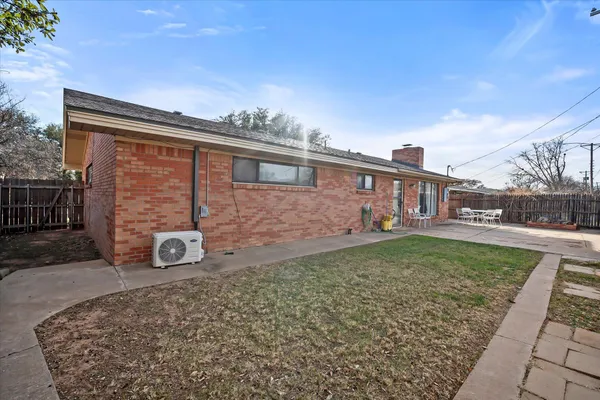 $1,750 | 4904 15th Street, Lubbock, TX 79416