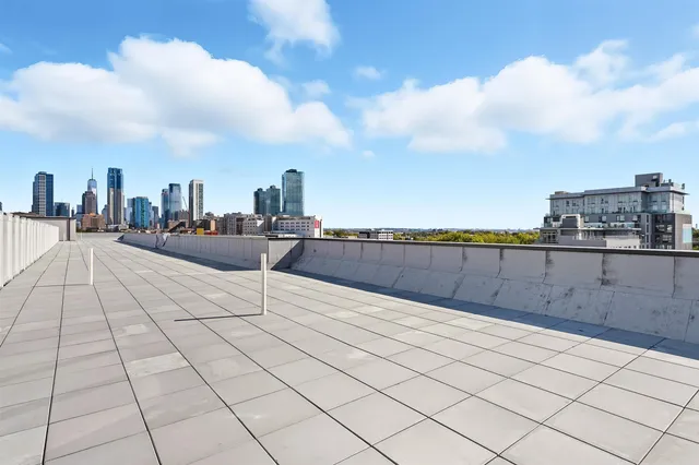 a picture of a bench