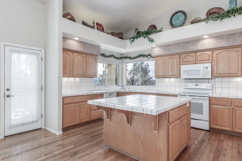 202 North Trailwood Road Payson, AZ 85541 - Photo 4 of 36 Kitchen (1)
