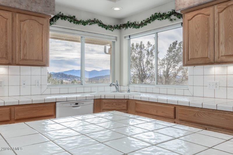 202 North Trailwood Road Payson, AZ 85541 - Photo 5 of 36 Kitchen (2)