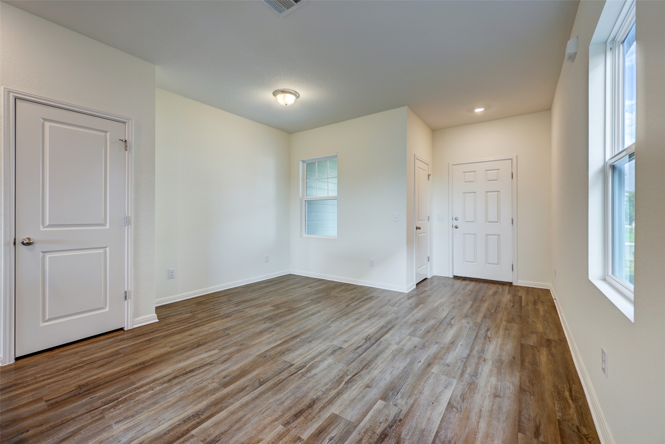 210 Seneca Loop Kyle, TX 78640 - Photo 4 of 18 Gallery Image 4