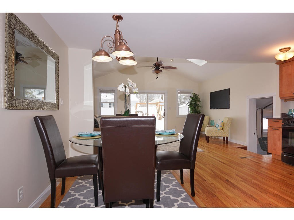 98 Robbins Road Arlington, MA 02476 - Photo 7 of 25 Gallery Image 7