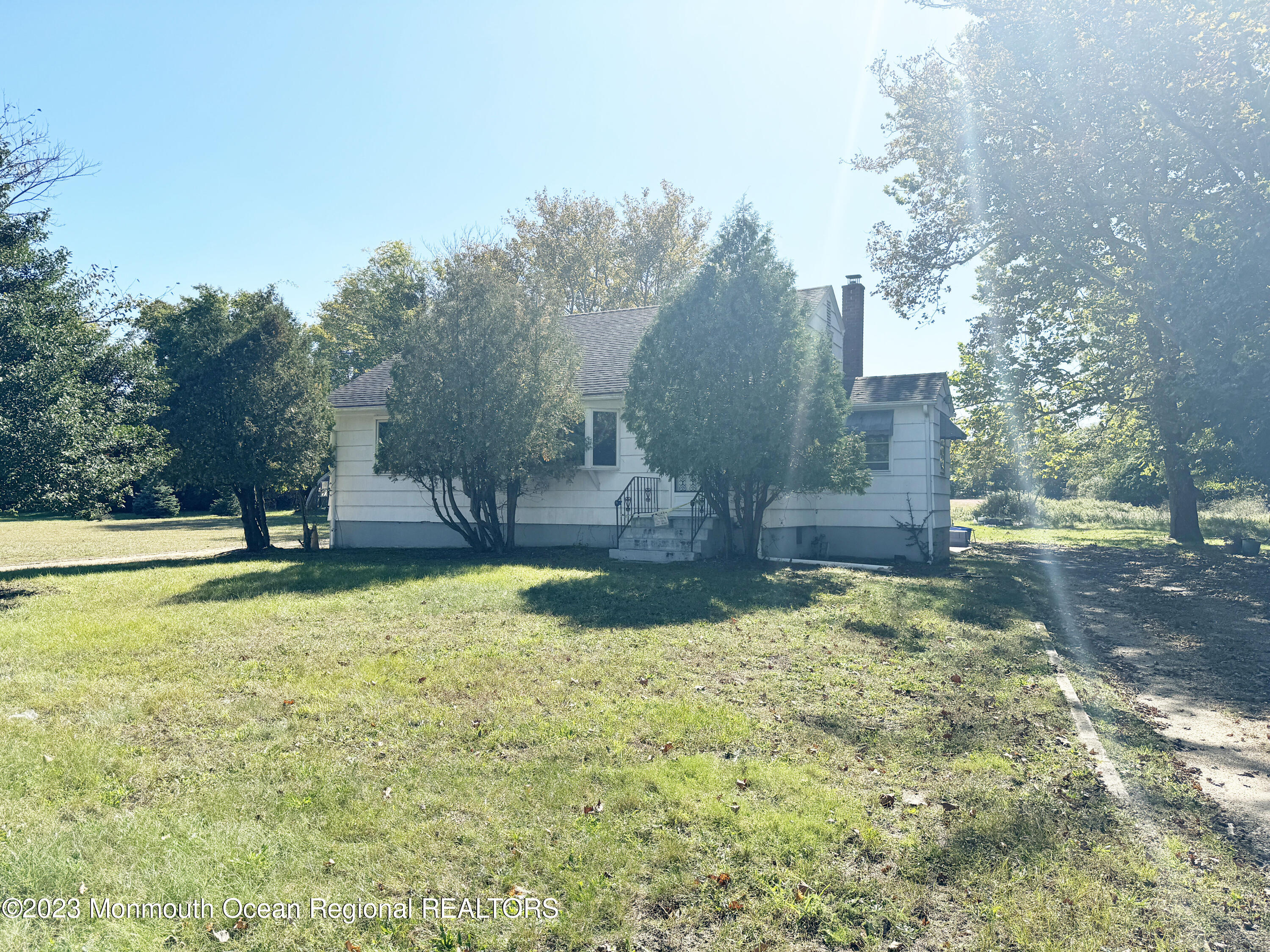 543 Bethany Road, Unit B Holmdel, NJ 07733 - Photo 3 of 23 FrontYard2