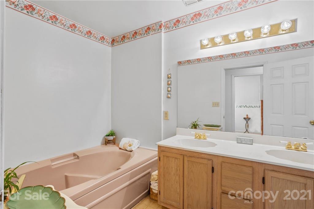 8001 Hambright Road Huntersville, NC 28078 - Photo 29 of 31 Gallery Image 29