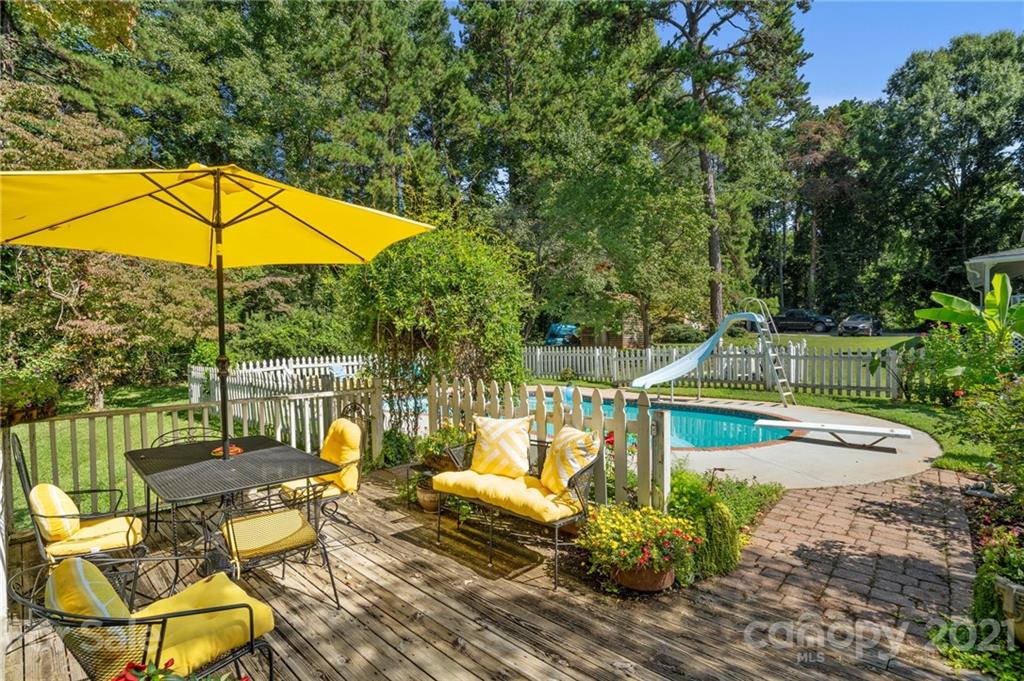 8001 Hambright Road Huntersville, NC 28078 - Photo 6 of 31 Gallery Image 6