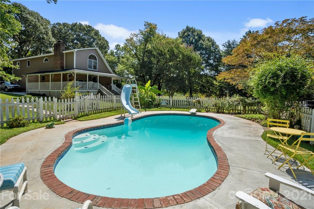 8001 Hambright Road Huntersville, NC 28078 - Photo 7 of 31 Gallery Image 7