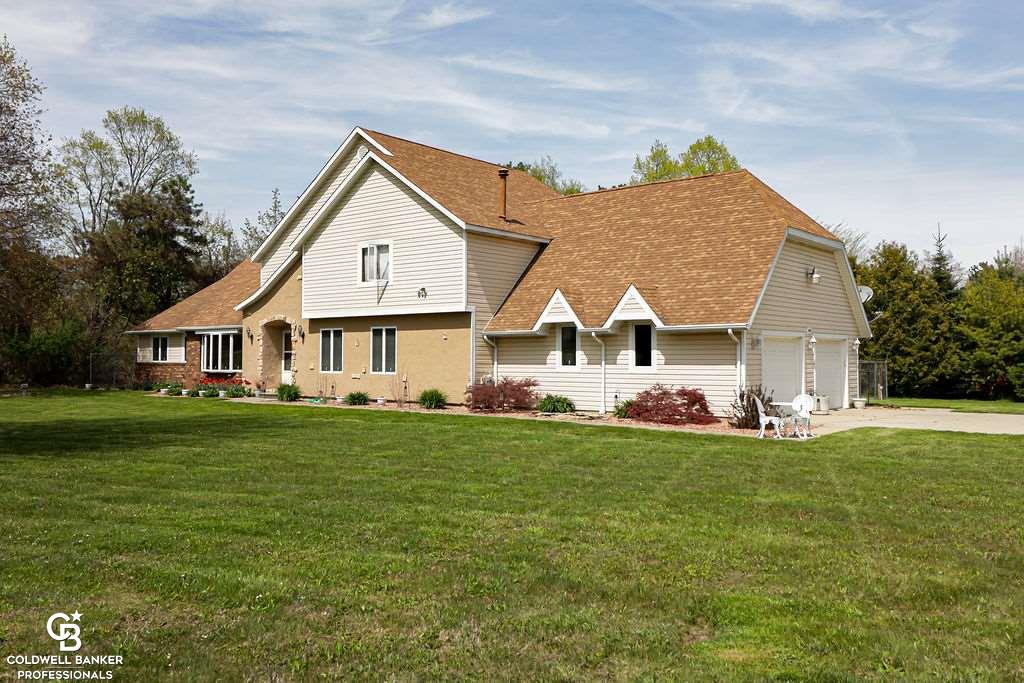 4987 Lakeshore Road Lexington, MI 48450 - Photo 1 of 45 Gallery Image 1