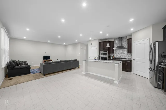 $4,350 | 2964 Lancelot Lane, Naperville, IL 60564