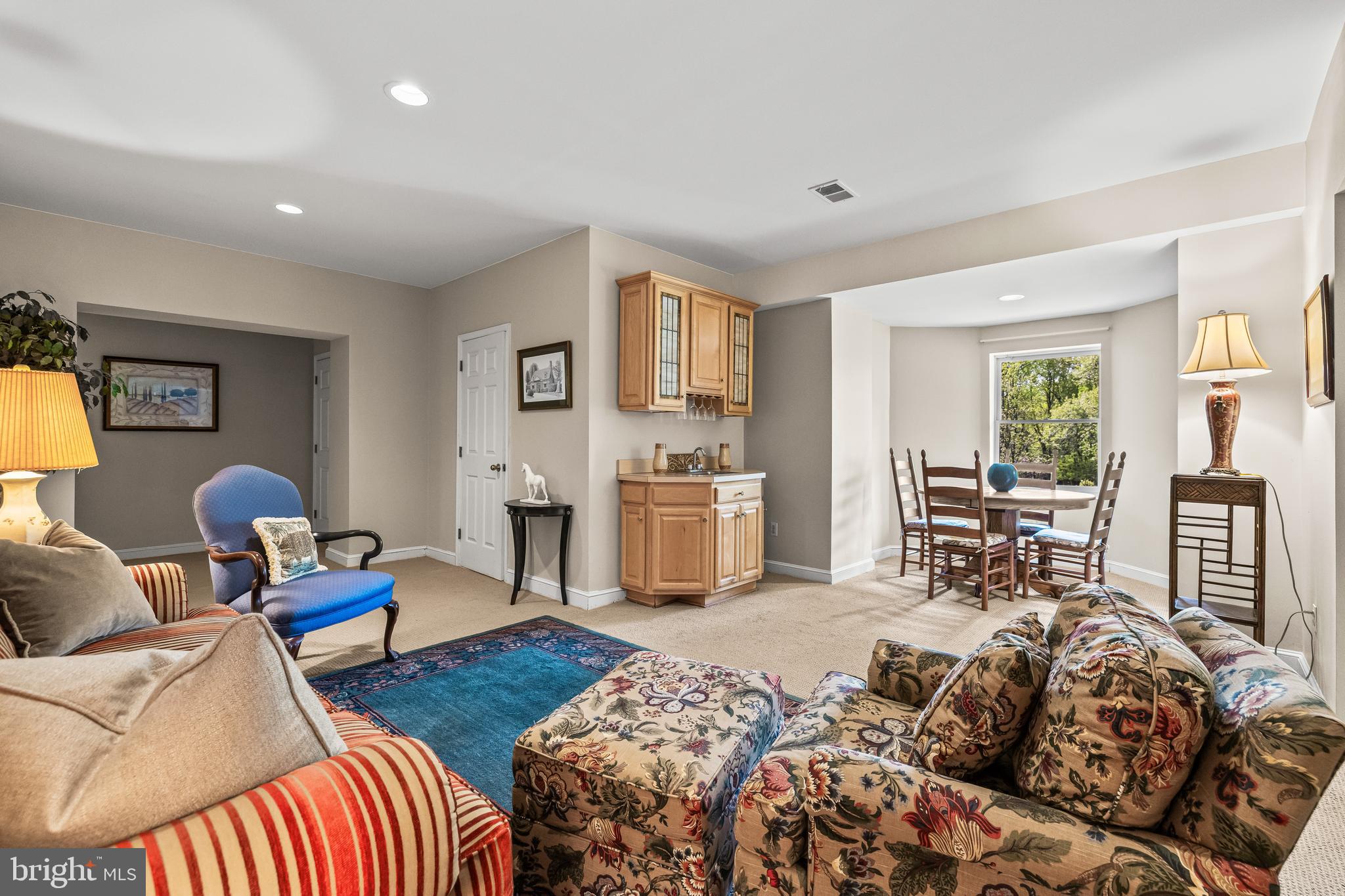 29 Springhill Farm Court Cockeysville, MD 21030 - Photo 62 of 84 Recreation Room with wet bar