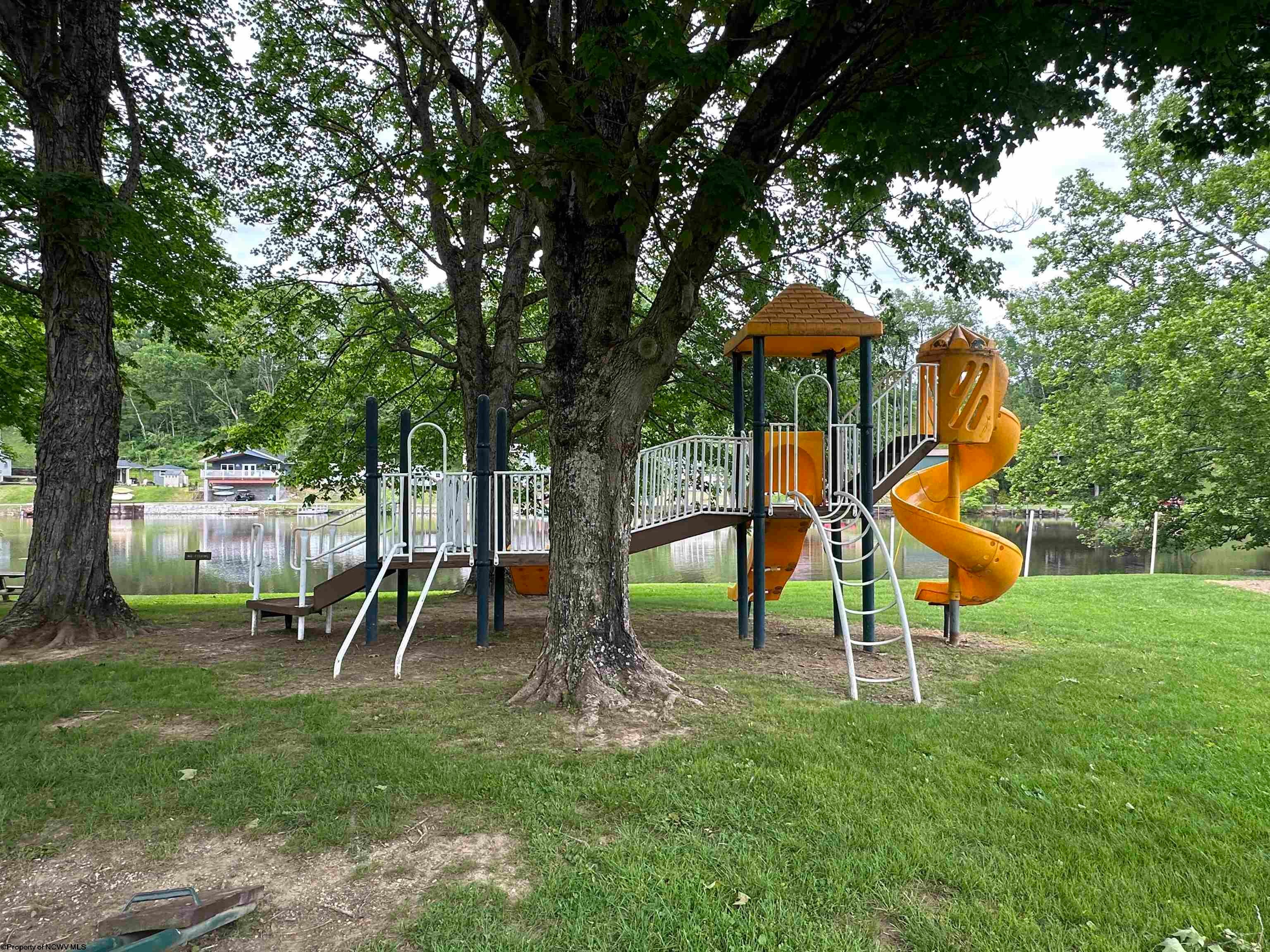 1322 Crystal Lake Road West Union, WV 26456 - Photo 35 of 41 Gallery Image 35