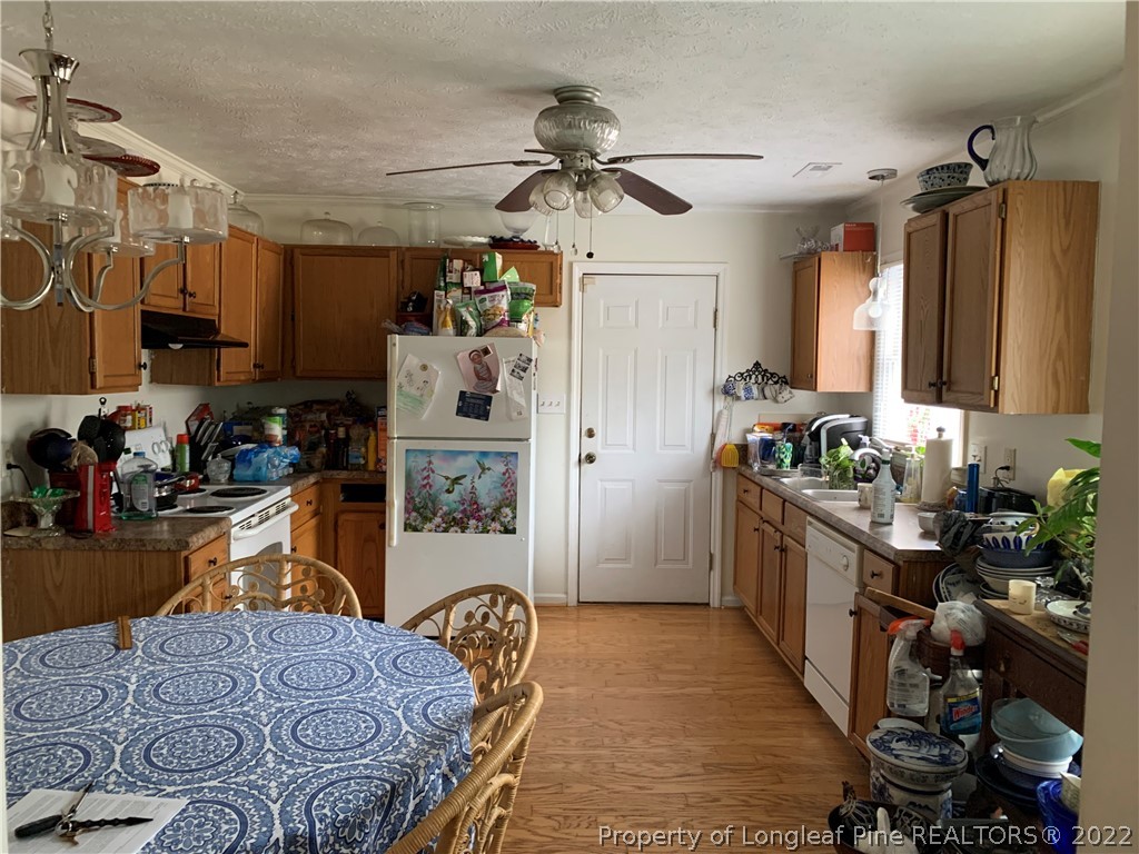 129 East 12 Oaks Road Raeford, NC 28376 - Photo 6 of 13 Gallery Image 6