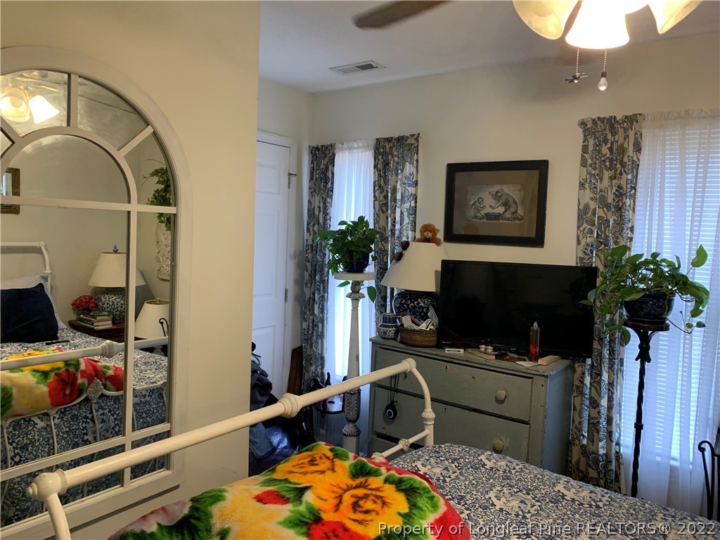 129 East 12 Oaks Road Raeford, NC 28376 - Photo 8 of 13 Gallery Image 8