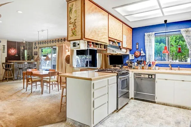 $1,695,000 | 455 Glass Mountain Road, St. Helena, CA 94574