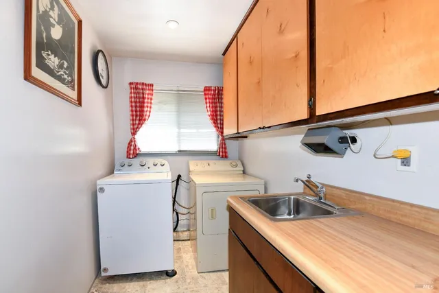 $1,695,000 | 455 Glass Mountain Road, St. Helena, CA 94574