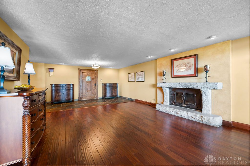 751 Old Springfield Road Vandalia, OH 45377 - Photo 10 of 89