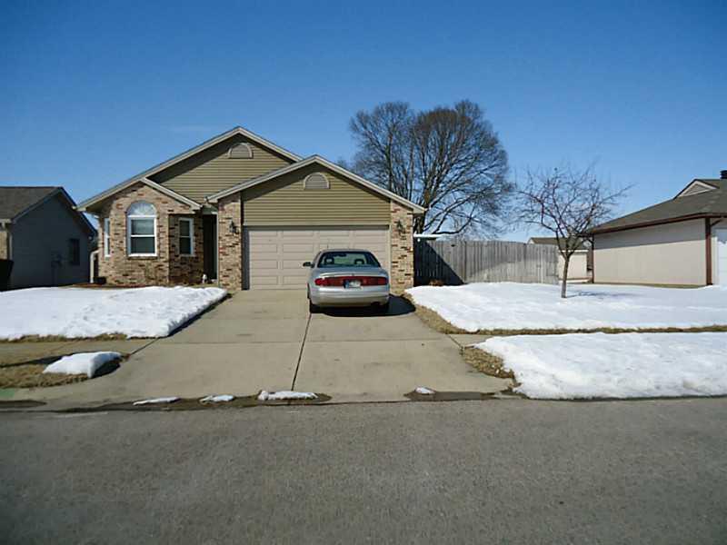 2540 Cedar Ridge Drive Columbus, IN 47203 - Photo 1 of 12 Gallery Image 1